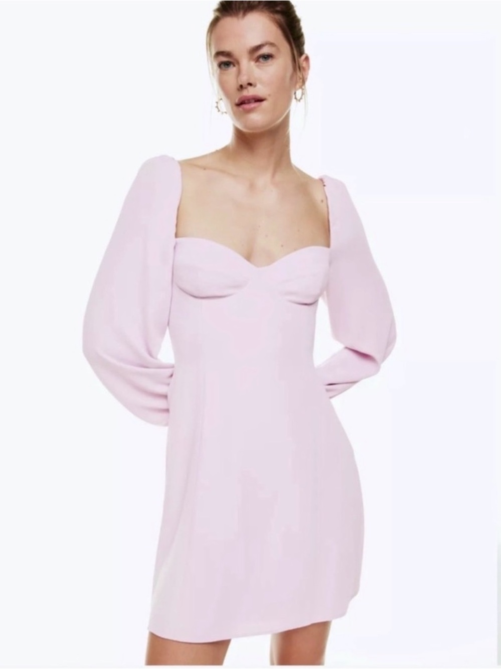 Aritzia Wilfred Novella Dress, featuring a sweetheart bustier neckline